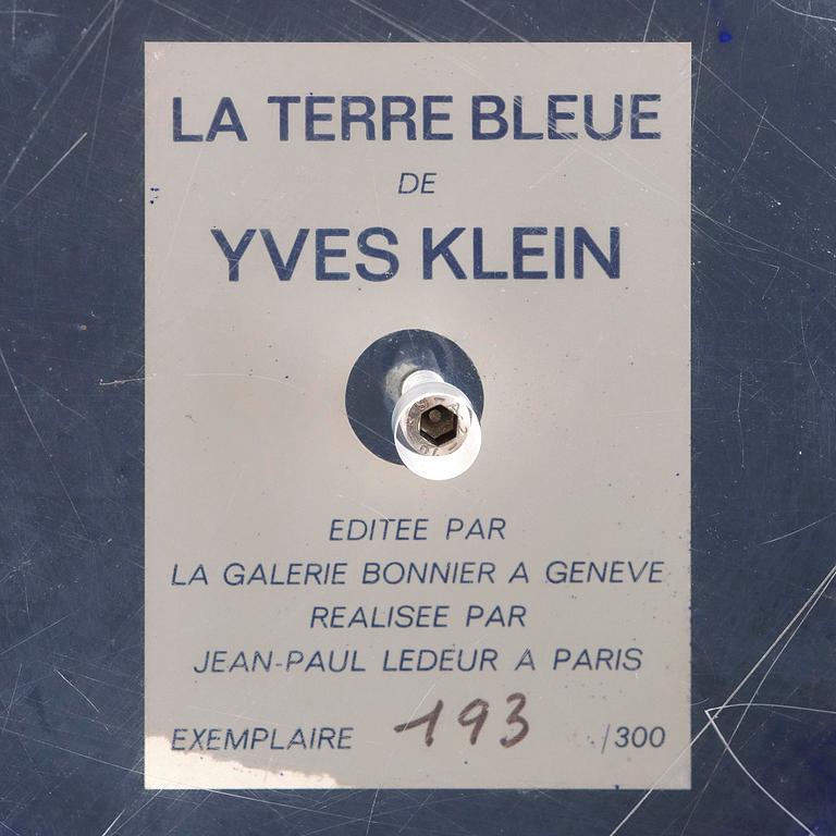 Yves Klein, "La Terre Bleue".