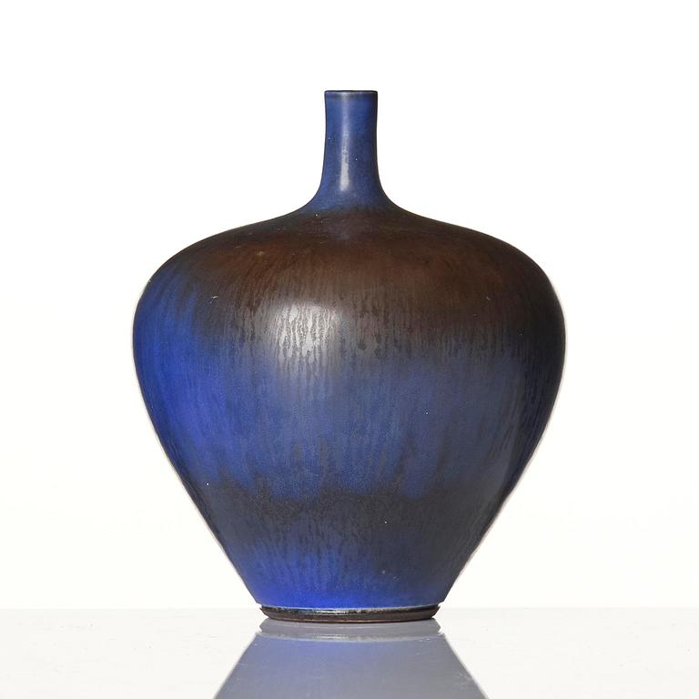 Berndt Friberg, a stoneware vase, Gustavsberg Studio, 1971.