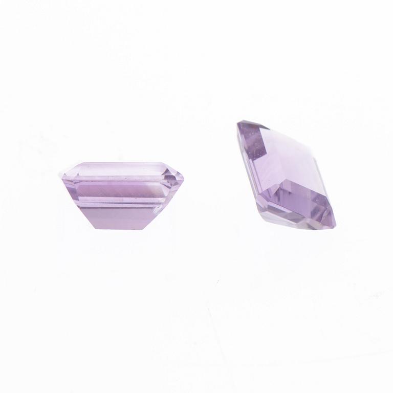 AMETHYSTS, 2 pcs, emerald cut, ca 11.70 ct in total.