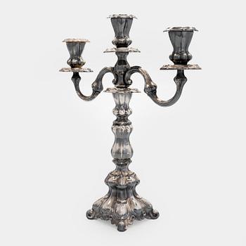 Kynttelikkö, hopea, Kultakeskus, Hämeenlinna 1990.