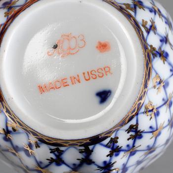 KAFFESERVIS, 12 delar, porslin, "Cobalt Net" Lomonosov, Ryssland, 1900-talets andra hälft.