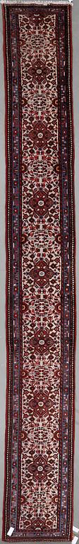 MATTA, orientalisk galleri. Ca 605x74 cm.