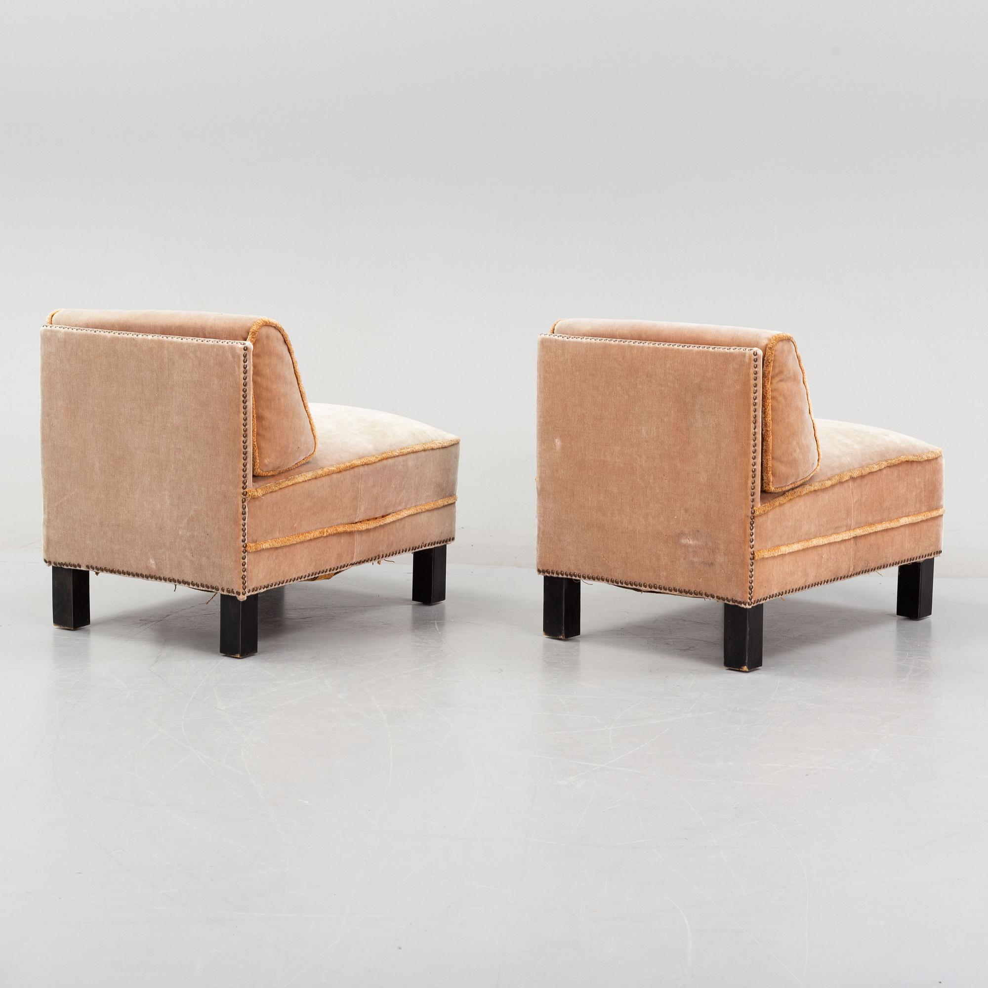 A pair of easy chairs, 1930's/1940's.