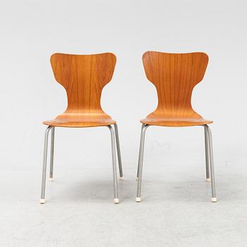 A set of eight teak chairs, mid 20th Century.