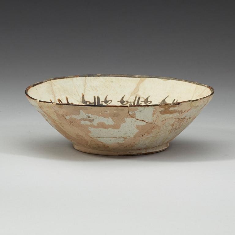 A BOWL. Pottery. Nishapur, Iran 9th-10th century. Diameter 25,5 cm.