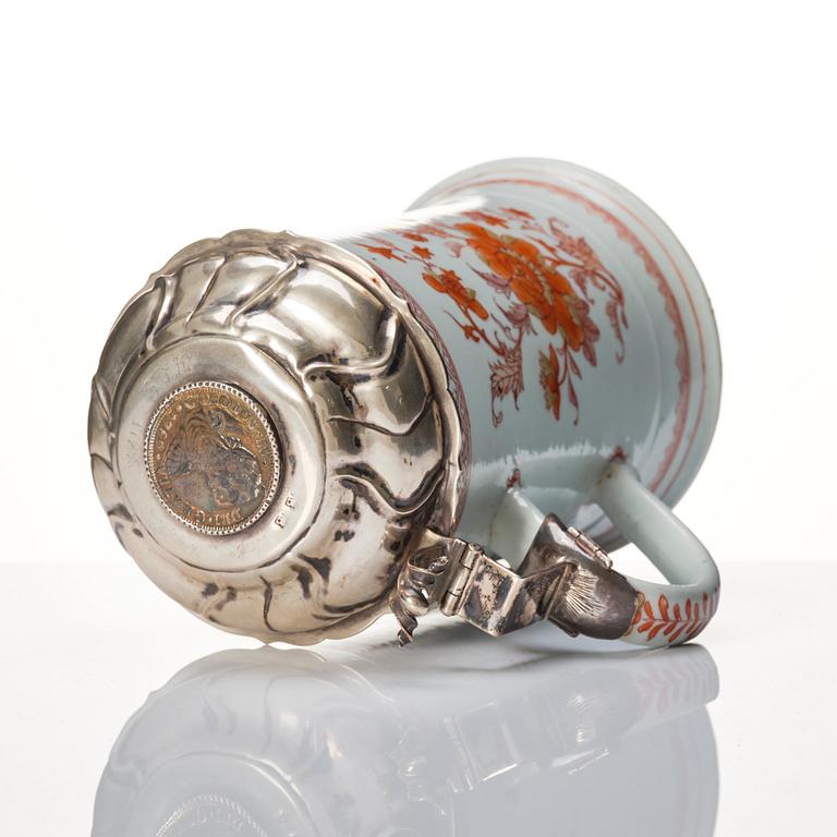 A silver mounted tankard, Qing dynasty, Kangxi (1662-1722).