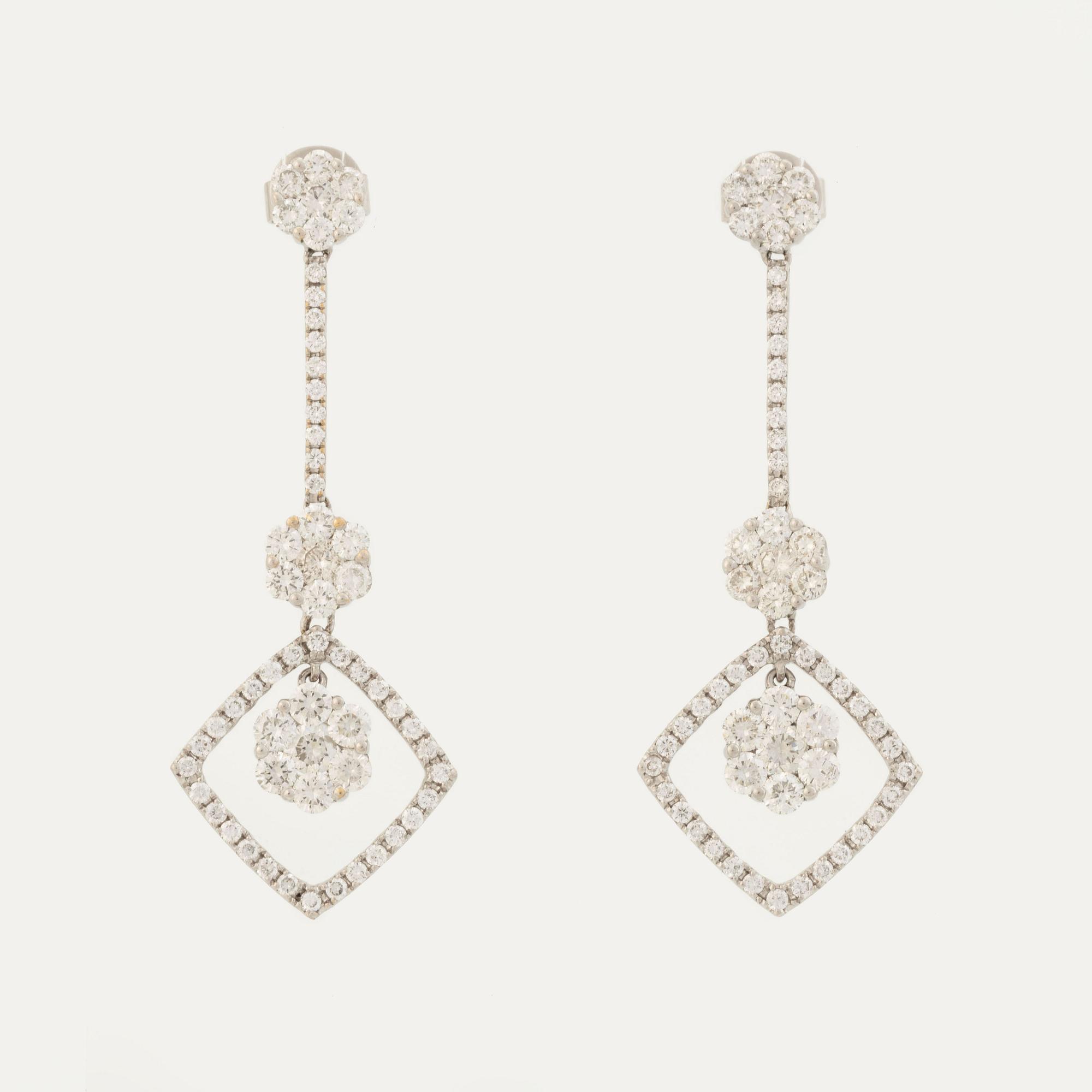 Brilliant cut diamond earrrings, total ca 2 ct.