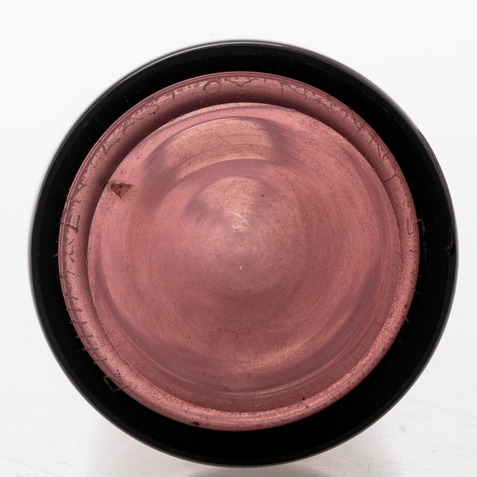 Nanny Still, Pullo, signeerattu Riihimäen Lasi O.Y. Nanny Still.