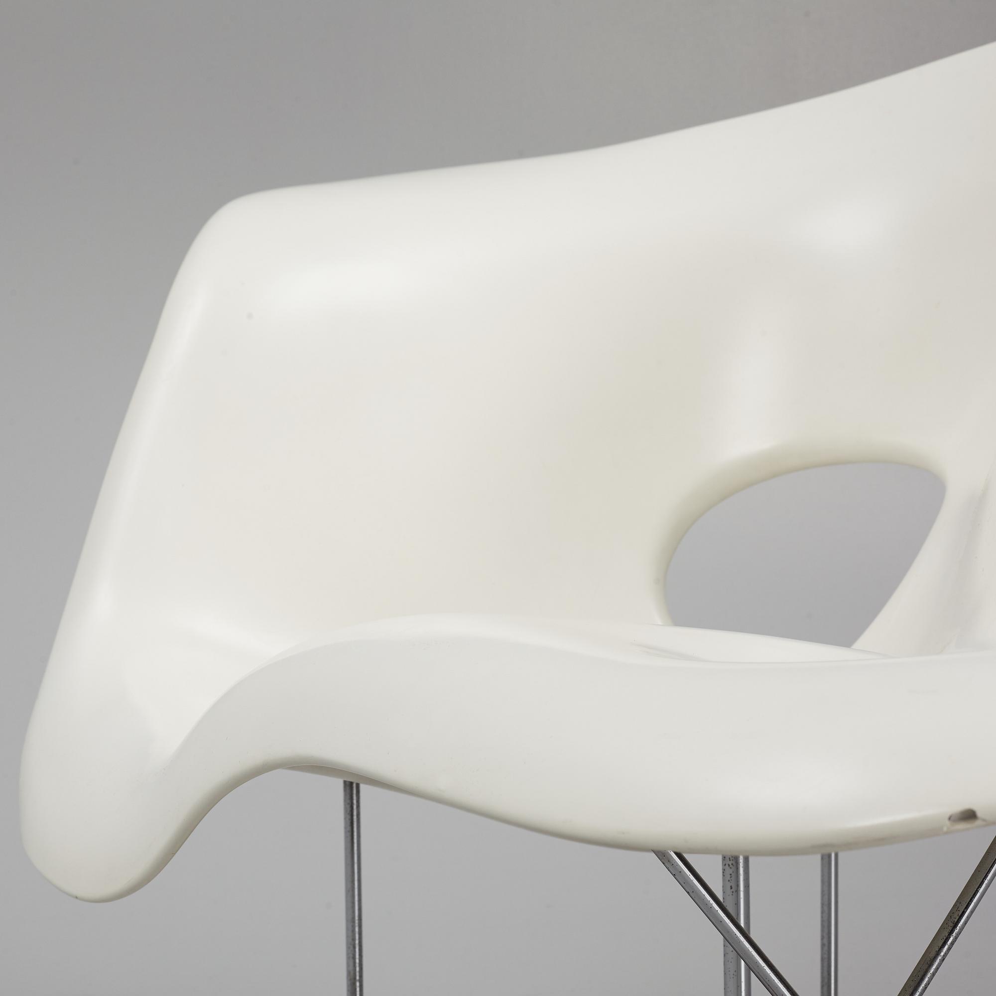 Charles & Ray Eames, lounge chair, "La Chaise", Vitra 2003.