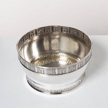 Prins Eugen, skål, silver, firma C.G. Hallberg, Stockholm 1905.