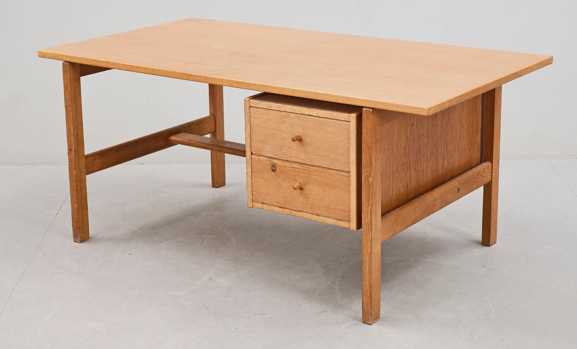 SKRIVBORD, Hans J Wegner, Getama.