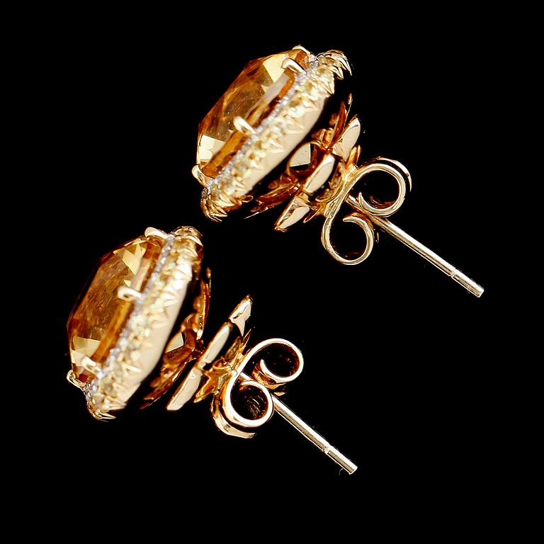 ÖRHÄNGEN, 1 par, 18 k guld, citriner, safirer samt briljantslipade diamanter tot ca 0.37 ct.