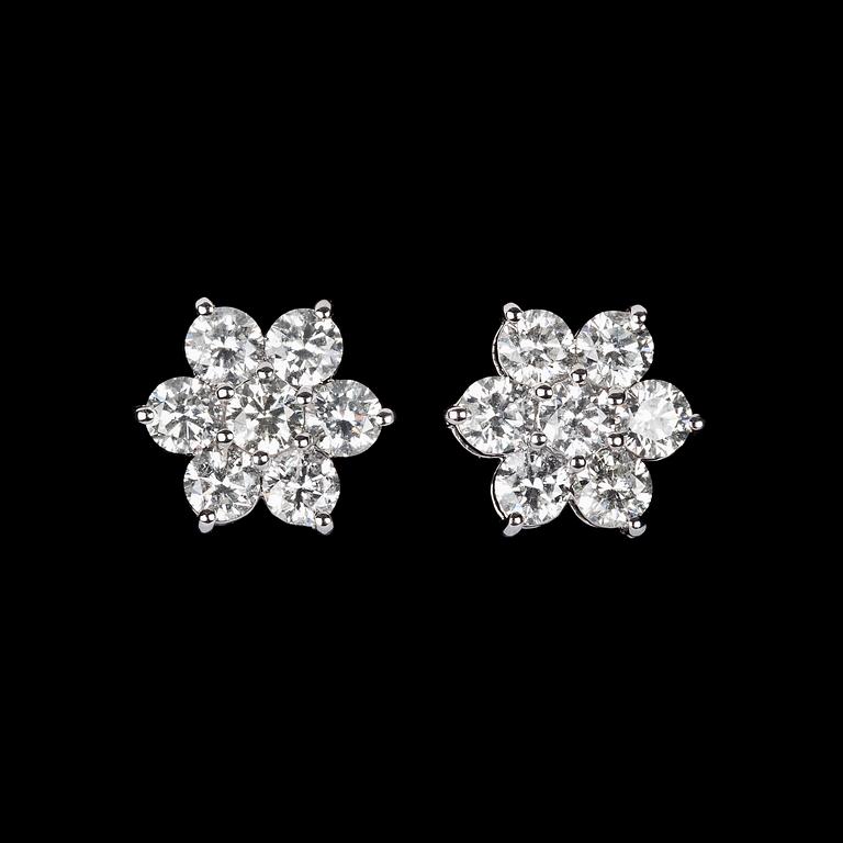 ÖRHÄNGEN, 14 briljantslipade diamanter,  2.58 ct.