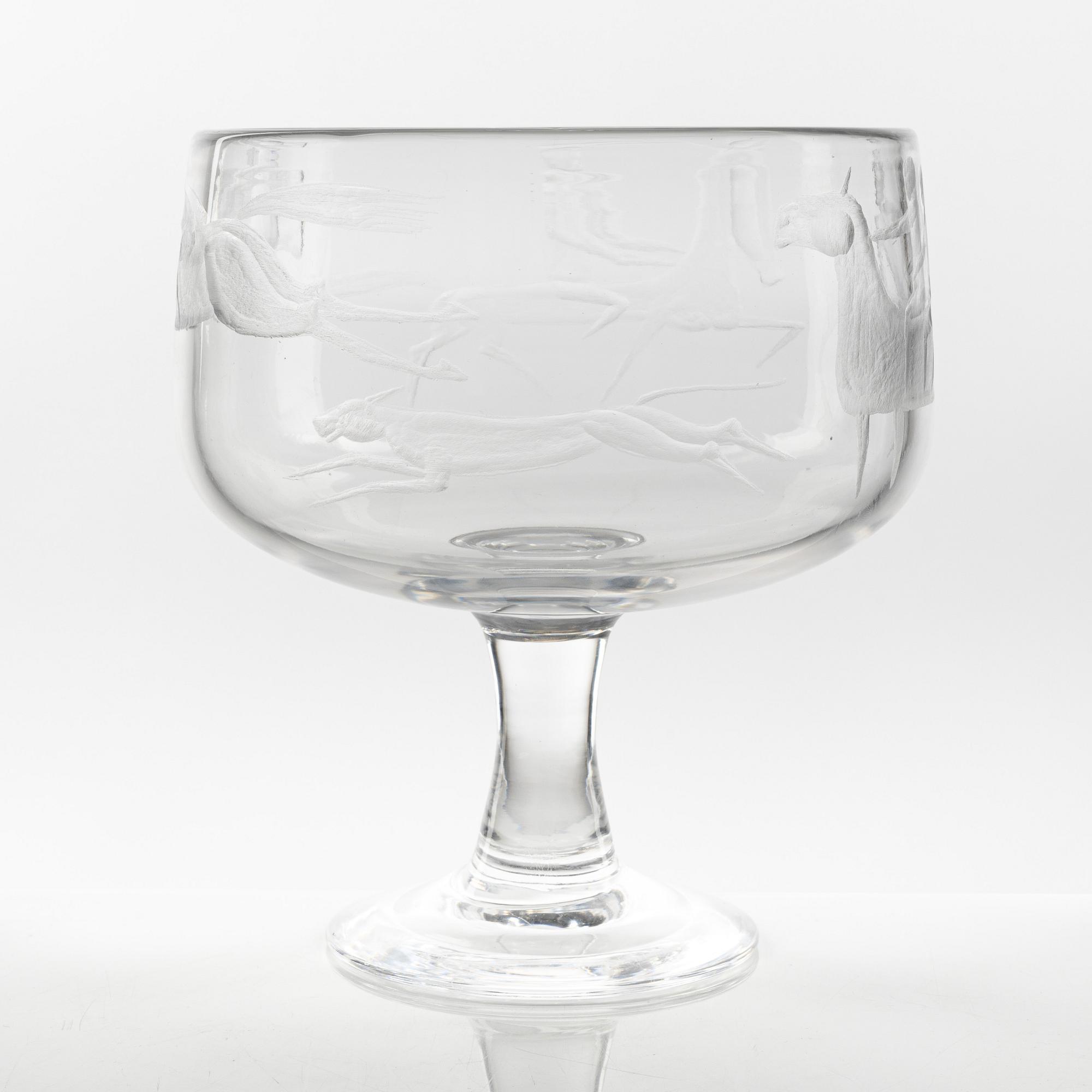 Erik Höglund, an engraved footed glass bowl, Boda, Sweden 1950/60s.