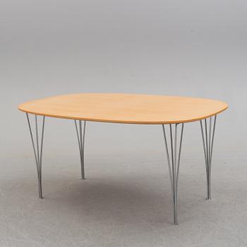 A 'Superellips' table by Bruno Mathsson and Piet Hein, Fritz Hansen, 1979.