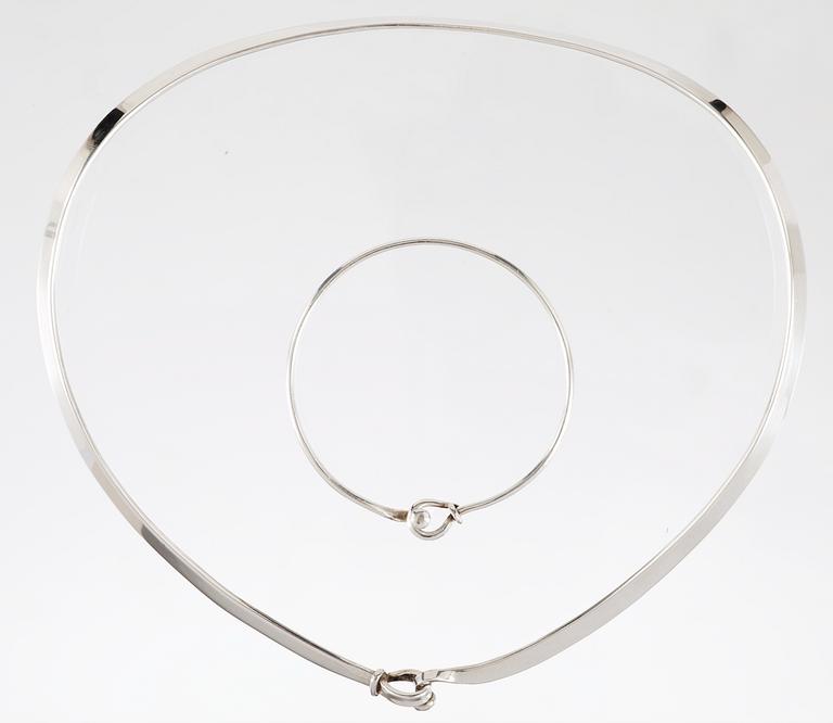 Vivianna Torun Bülow-Hübe, A Vivianna Torun Bülow Hübe silver necklace and bangle, executed in France late 1960's.