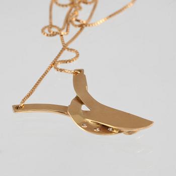 COLLIER, 18K guld med 3 briljantslipade diamanter samt troligtvis med droppslipad smaragd. Vikt 14,5 gram.