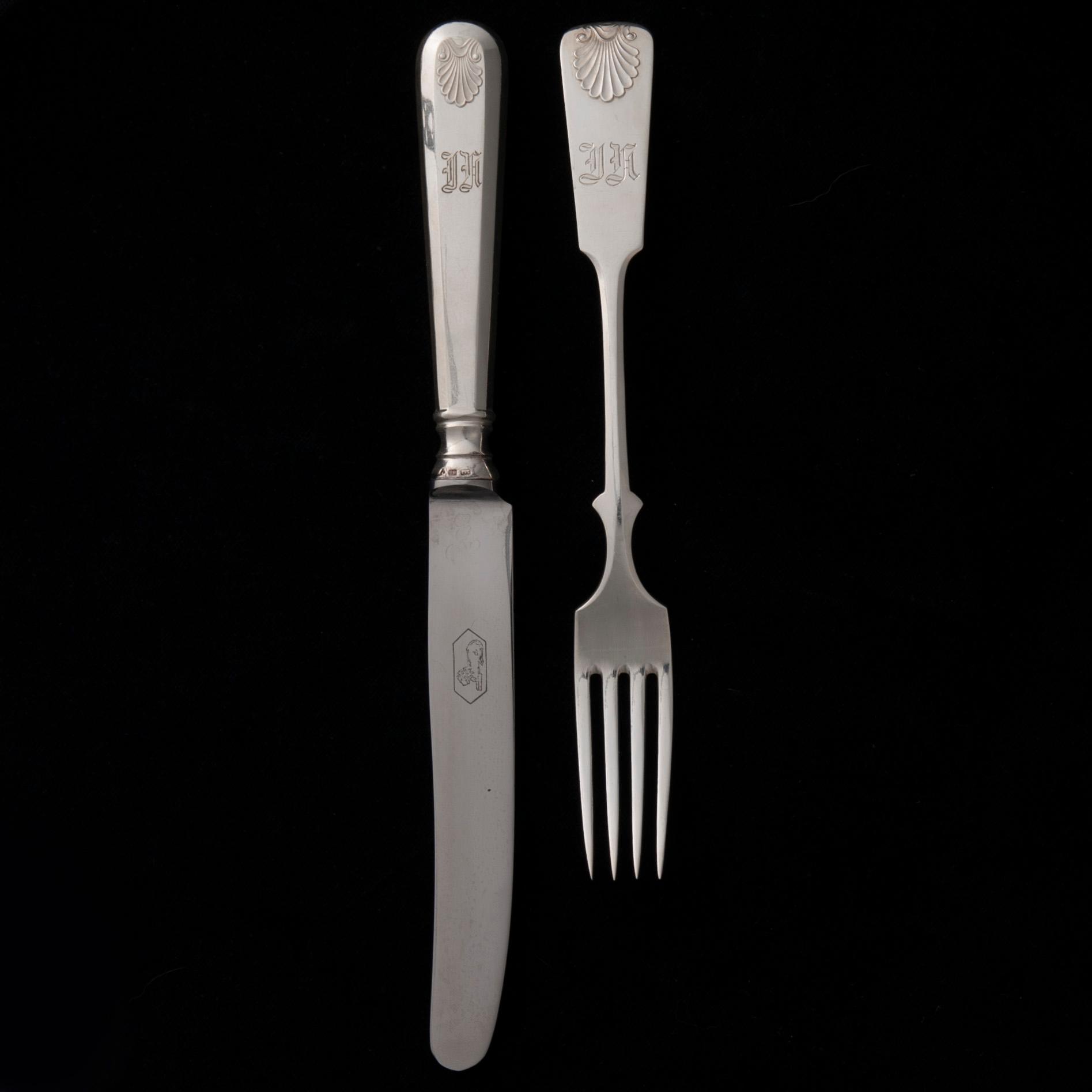 BESTICK, 12+12, silver, "Musslan" Tavastehus 1930-tal. Knivbladen stål. Totalvikt 1250 g.