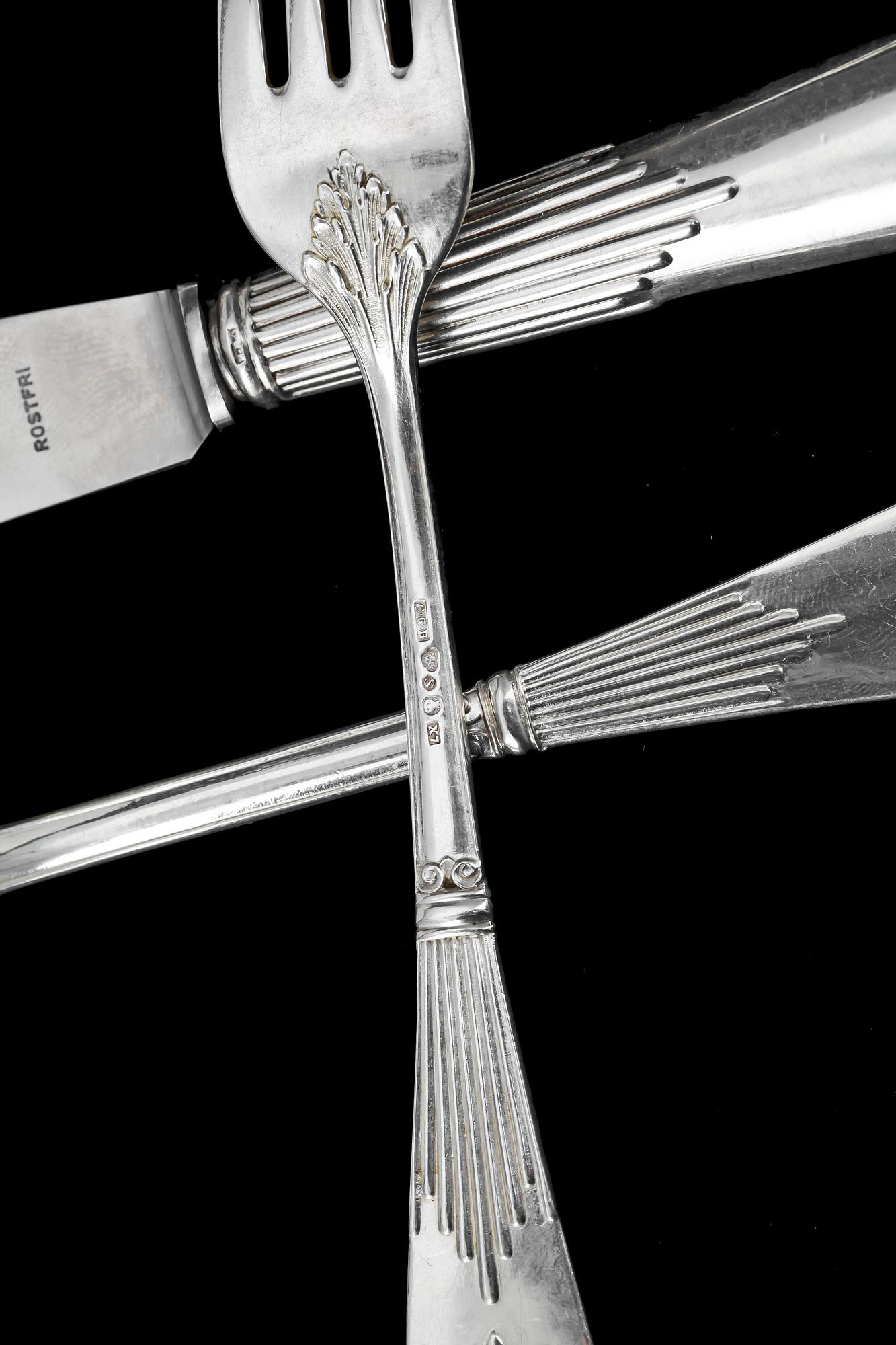 BESTICKSERVISDELAR, silver, 61 delar, bla GAB, Stockholm, 1900-talets första hälft. Totalvikt 2744 g.
