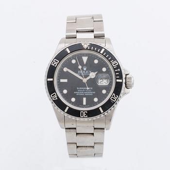 ROLEX OYSTER PERPETUAL DATE SUBMARINER WRIST WATCH, 40 mm.