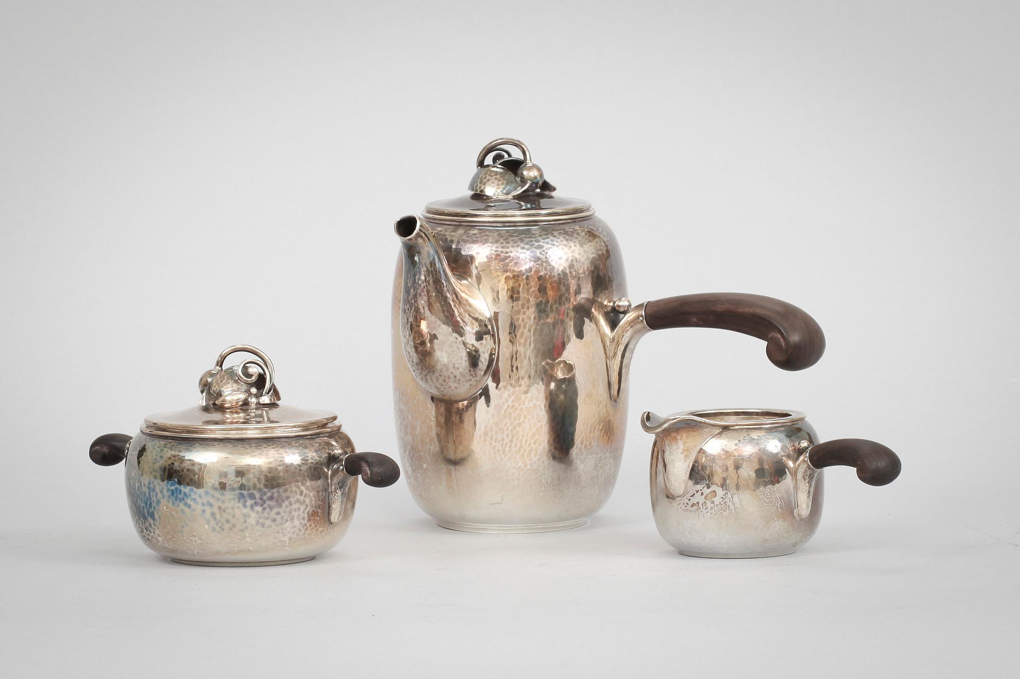 KAFFESERVIS, sterling, 3 delar. Danmark, import av C.G Hallberg. 1900-talets mitt. Tot ca 830gr.