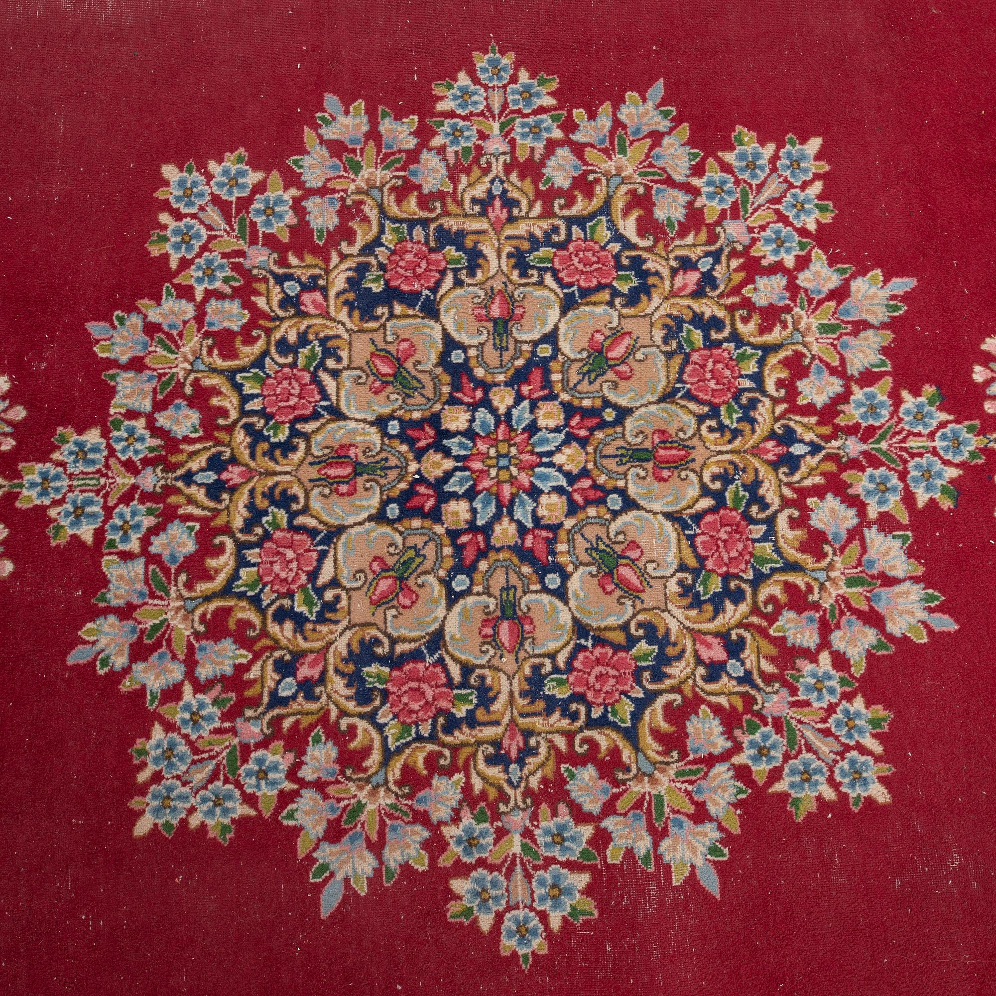 Carpet, Kirman, 405 x 298 cm.