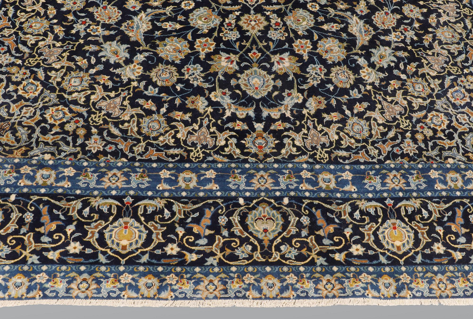 Matta, sk Royal Keshan 395 x 277 cm.