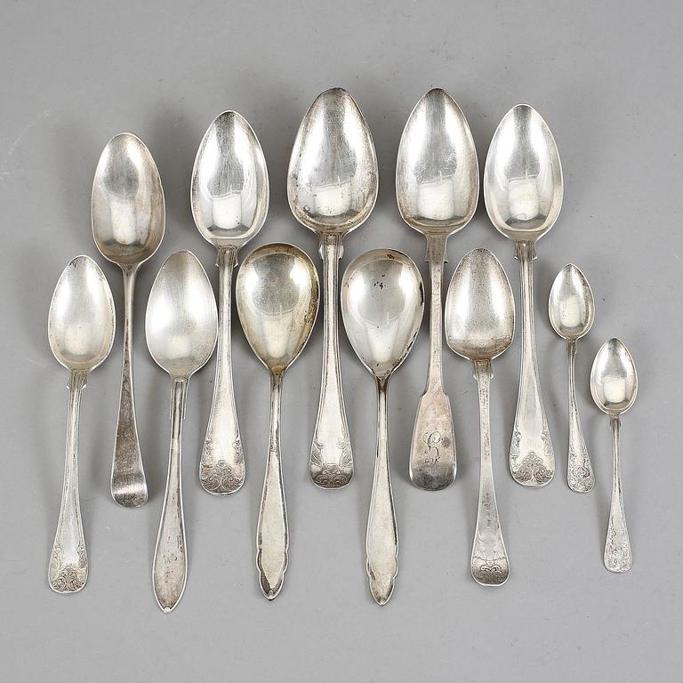 SKEDAR, 12 st, silver, olika modeller, främst 1800-tal, bla Erik Linderoth, 1802.