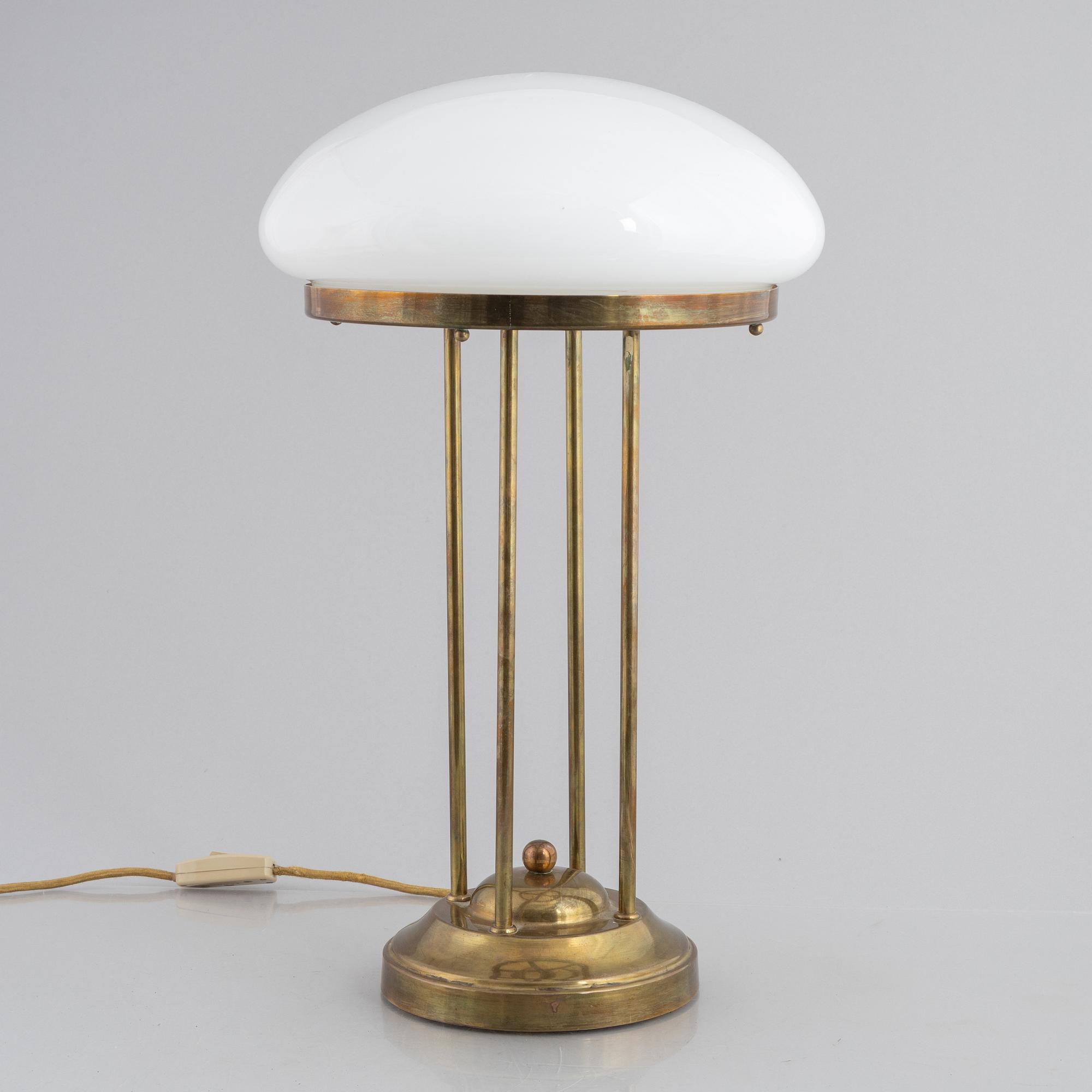 An art noveau table lamp, early 20th century.