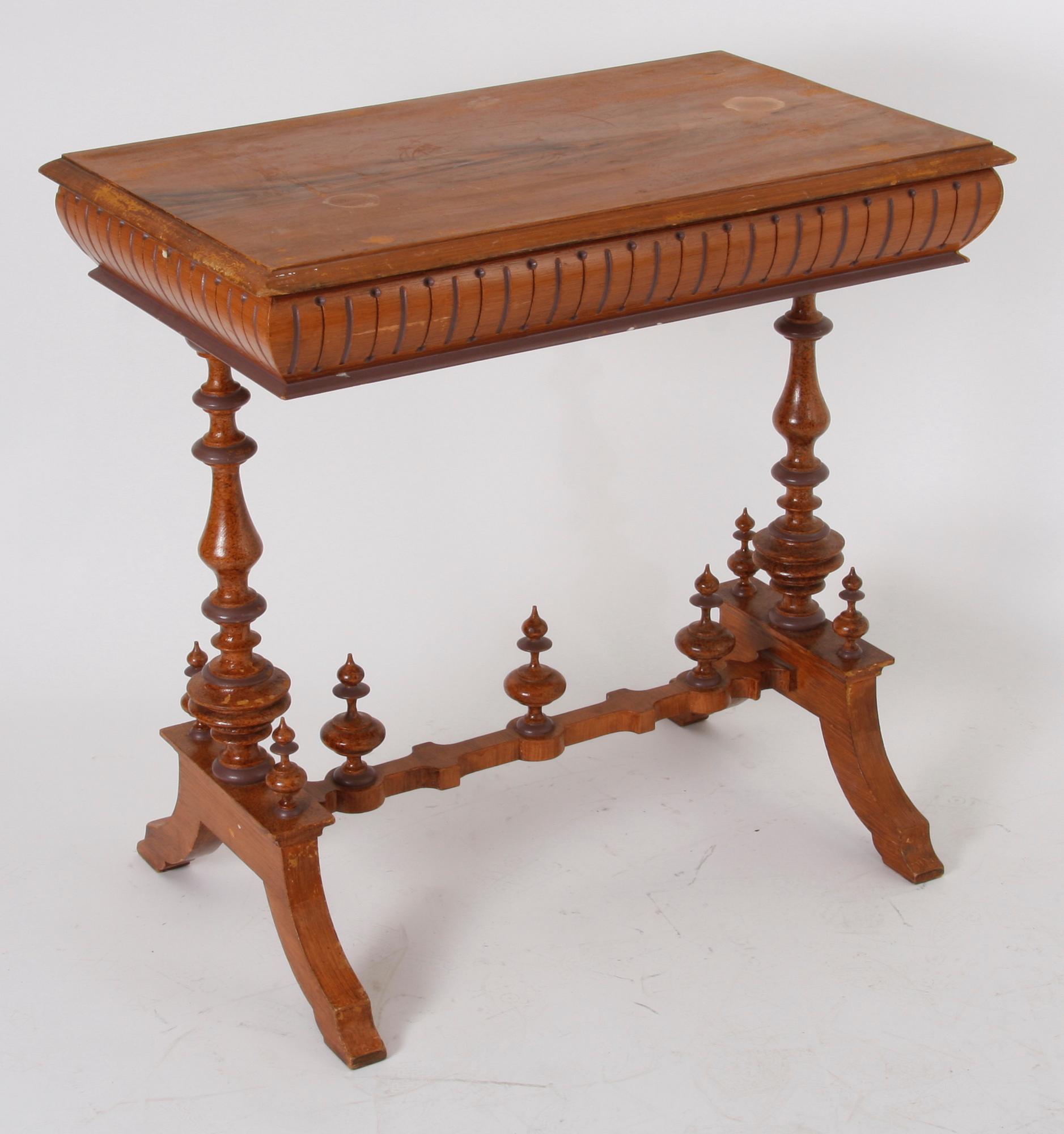 BORD. Nyrenässans, 1800-talets slut.