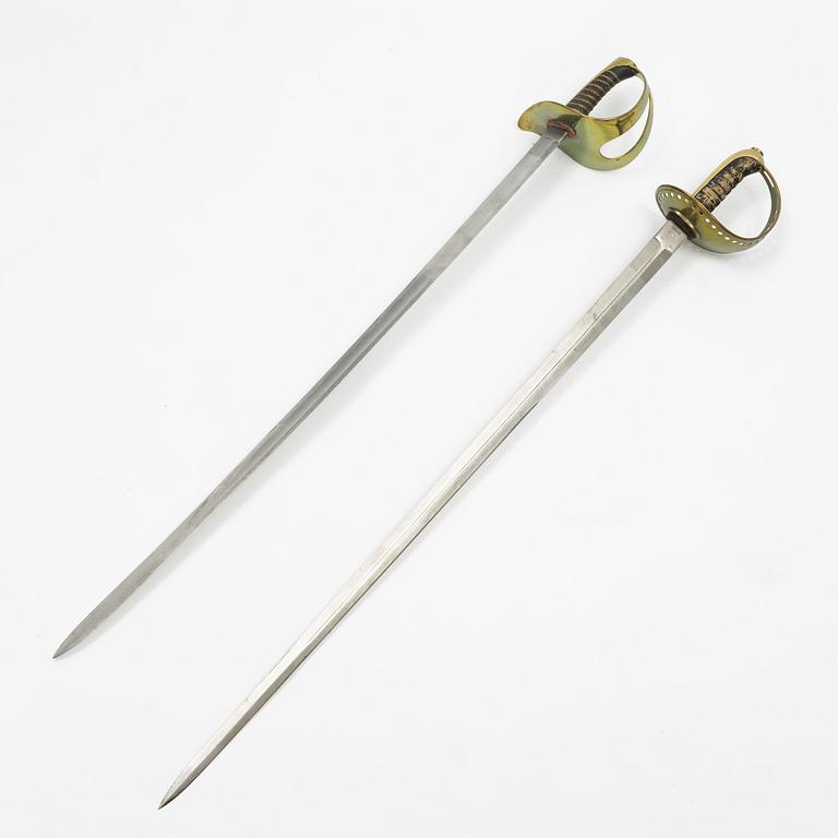 Sablar 2 st, svenska, för m/1854 och m/1893 för kavalleriet.