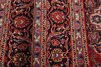 A carpet, Kashan, approx. 360 x 247 cm.