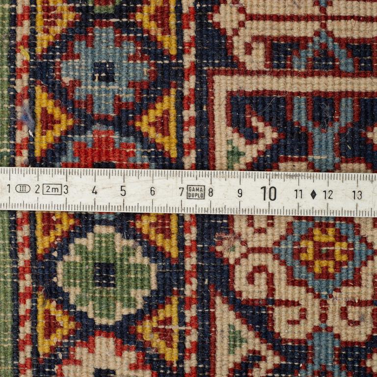 MATTO, a semi-antique Ardebil, ca 182,5 x 130,5 cm.