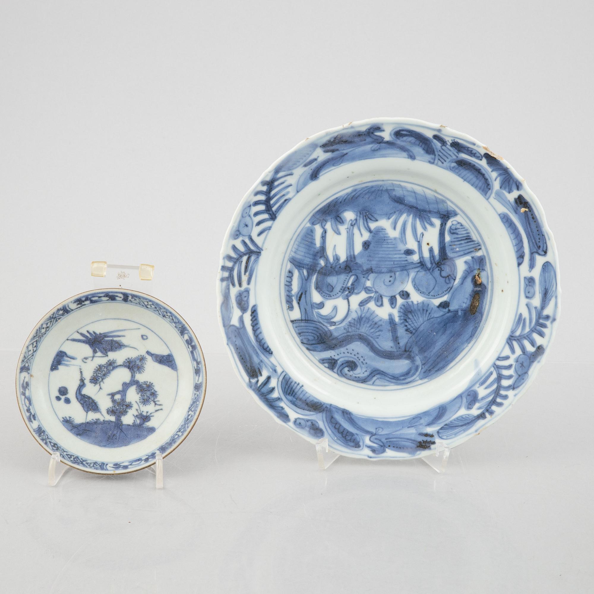 A group of four blue and white vessels, China, 17th/18th century.