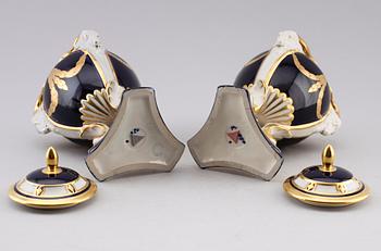 LOCKURNOR, 2 st, porslin, Royal Dux, 1900-talets mitt.