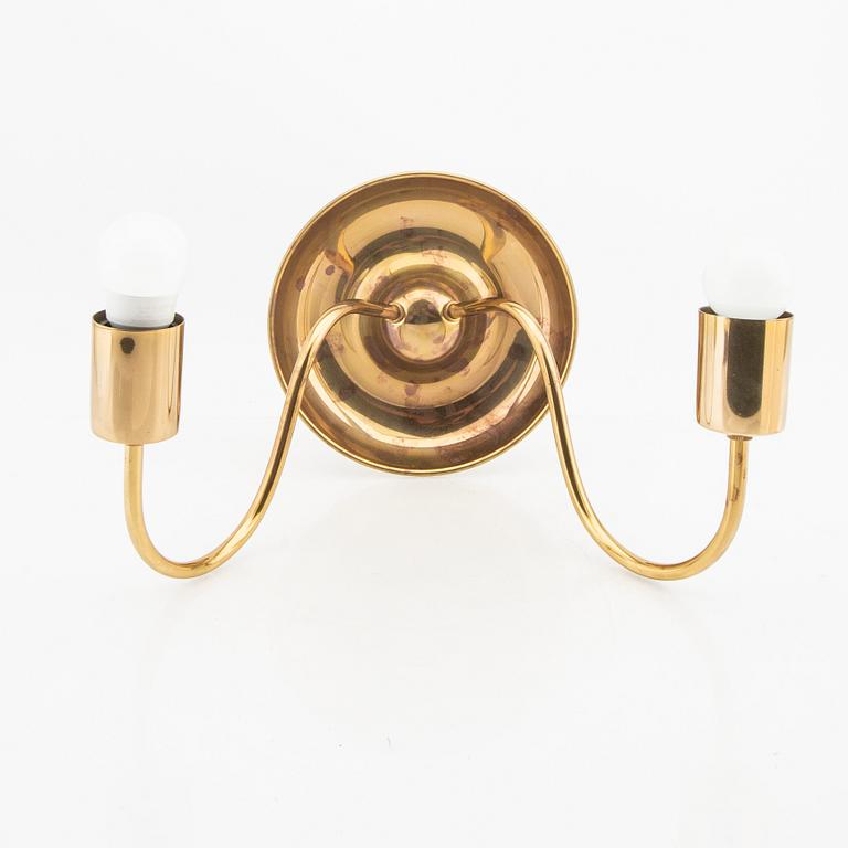 Josef Frank, a brass wall lamp model no 2565 firma Svenkt Tenn.