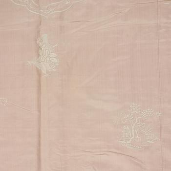 ÖVERKAST, broderat siden. Qingdynasty, omkring 1900.