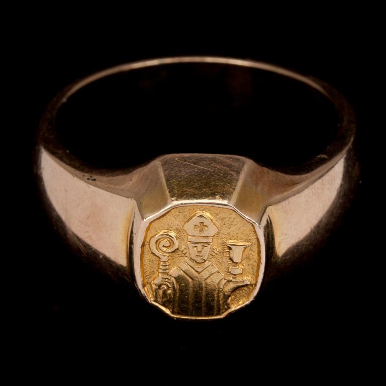 RING, guld 14K, Westendin Invalidien Ammattioppilaitos, Esbo 1977. Vikt 25,7 g.