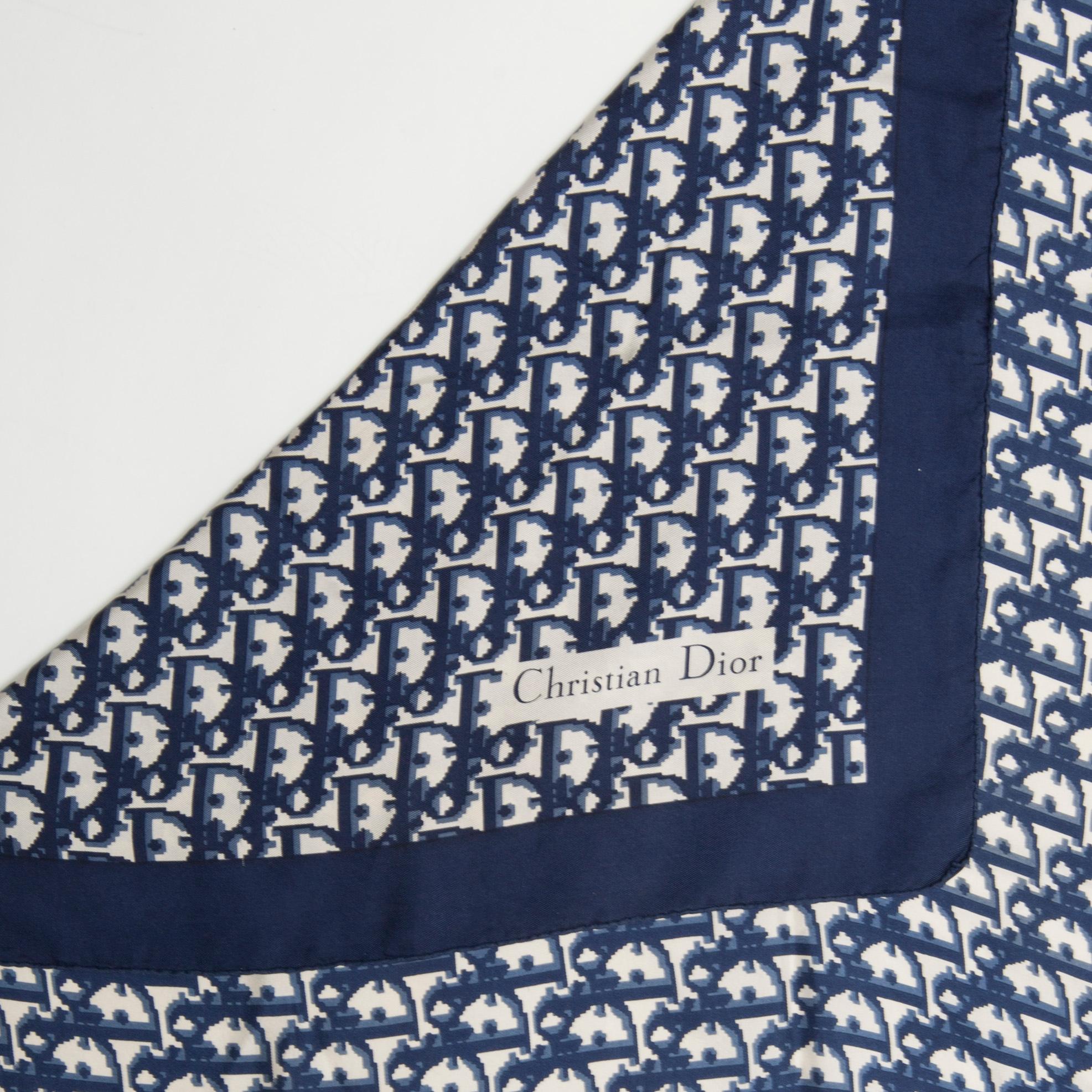 SCARF, Christian Dior.