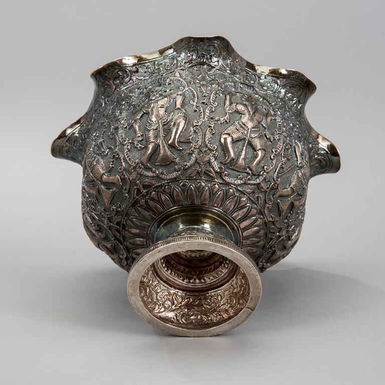 SKÅL, silver, ostämplad, Indien 1900-talets första hälft. Vikt 354 g.