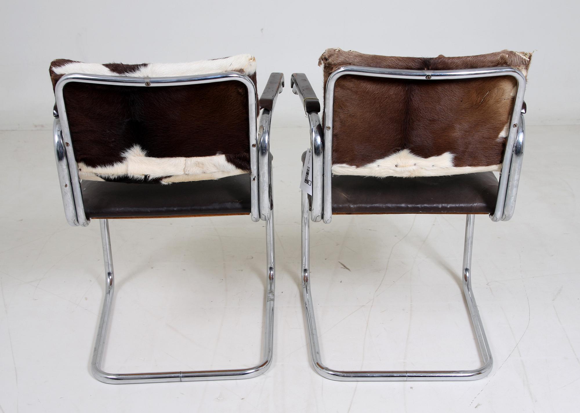 KARMSTOLAR, ett par, 1900-talets första hälft.