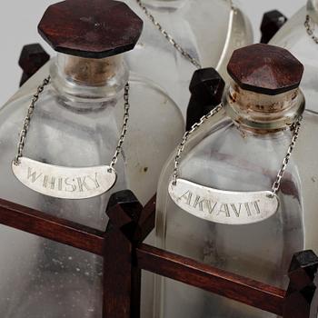 SCHATULL MED FLASKOR, 1800-tal.