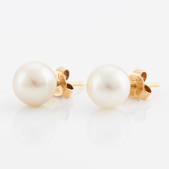 Earrings, a pair, 18K gold and cultured pearls.