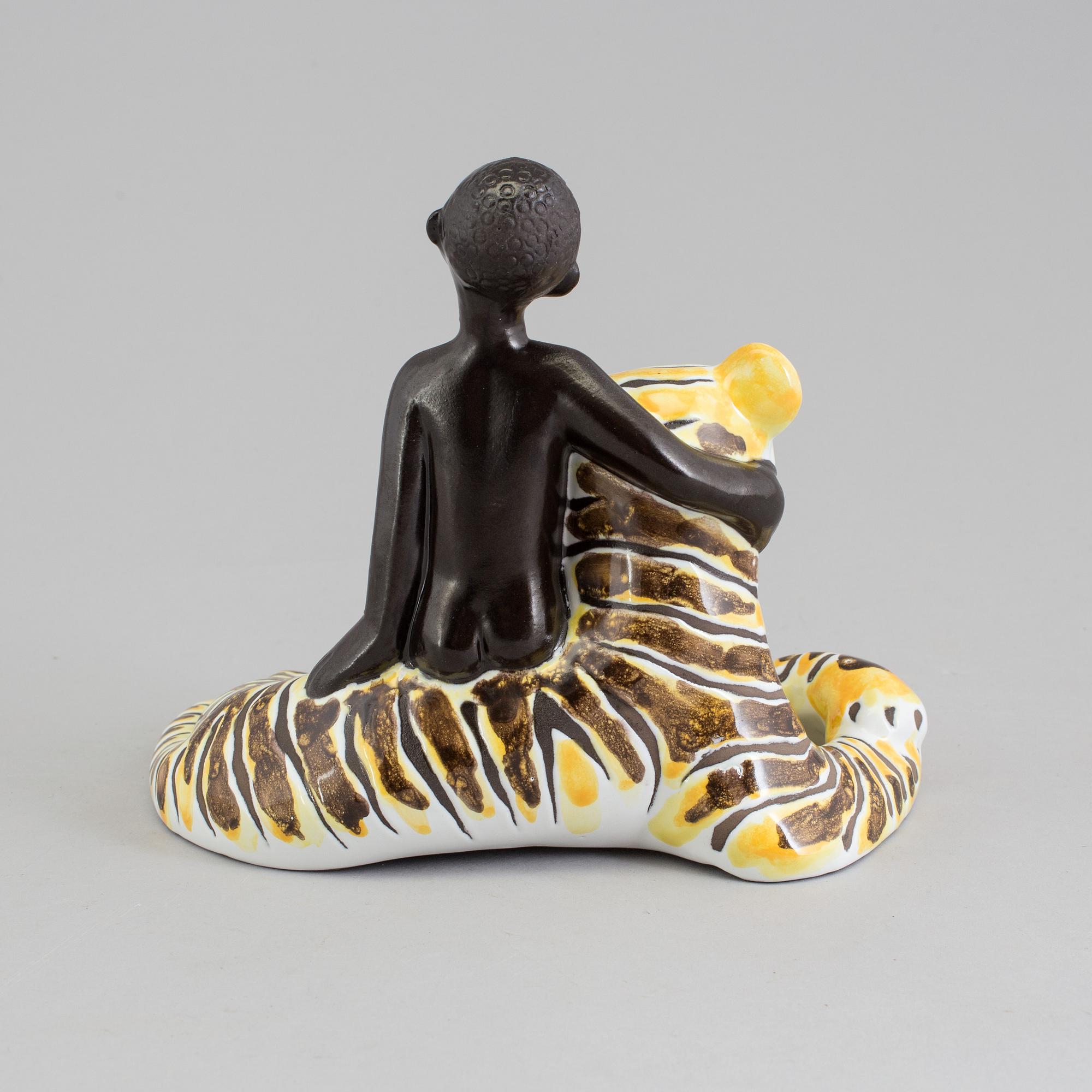 DOROTHY CLOUGH, "Pojke på tiger", Upsala-Ekeby, signerad. Modellnummer 8001.