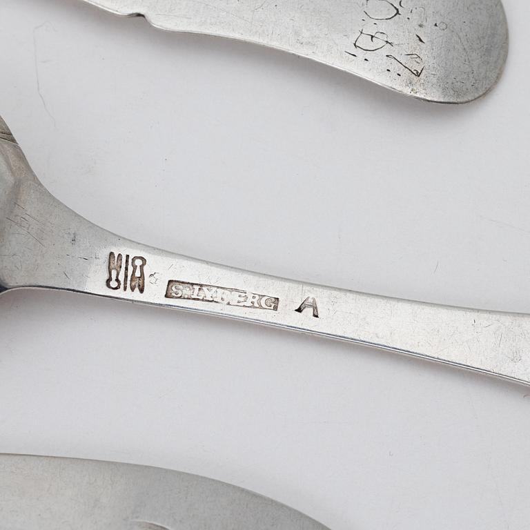 Skedar, 10 st och strösked, silver, Sverige, 1700/1800-tal.