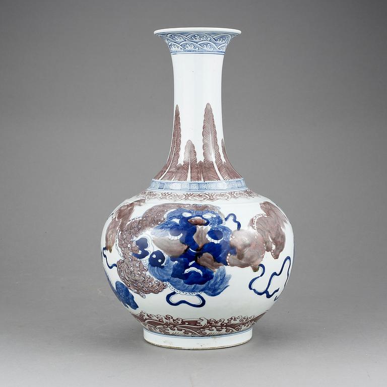 VAS, porslin, Kina, 1900-tal.