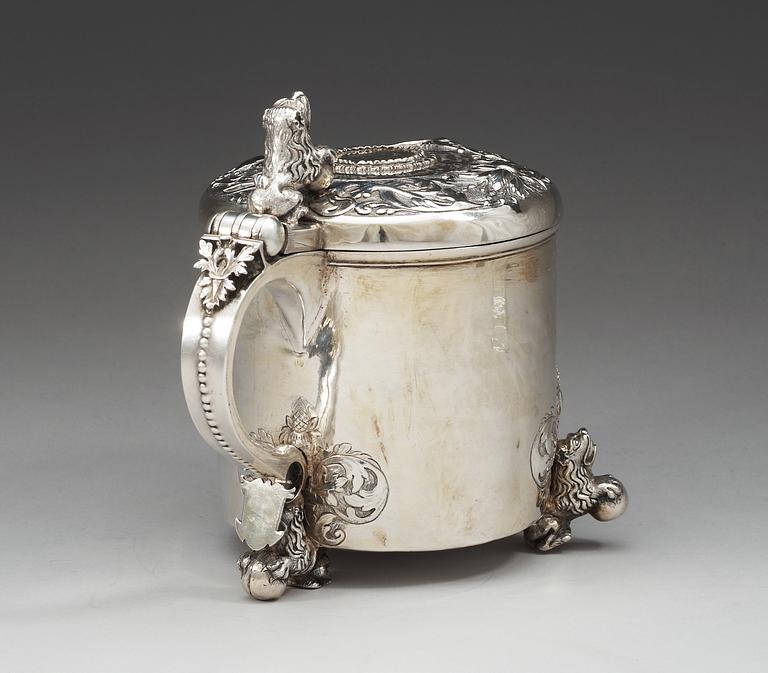 A Norweigen early 18th century silver tankard, makers mark of Christian Christiansen Berger d.e., (Strömsö 1700-1725).