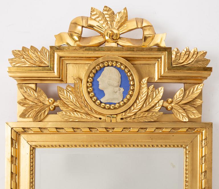 Spegel, gustaviansk stil, 1900-talets första hälft.