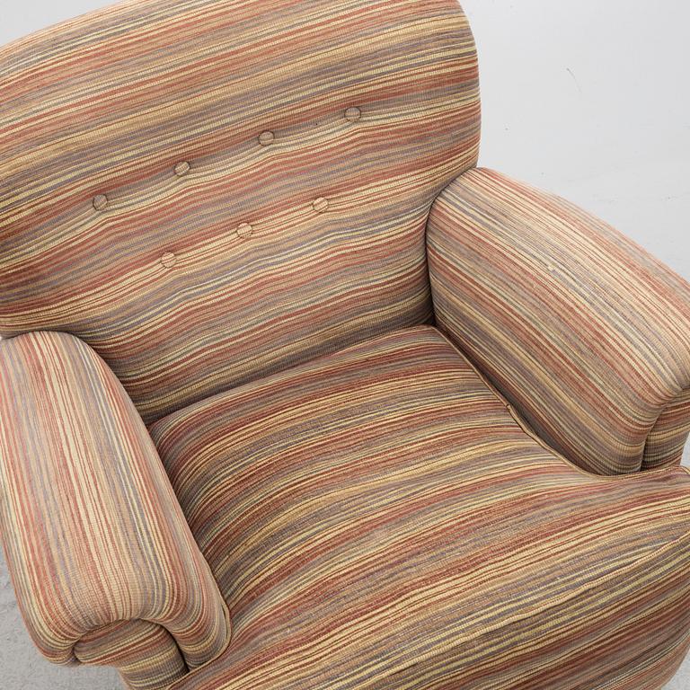 Josef Frank, fåtölj, modell 568, med fotpall, Firma Svenskt Tenn.