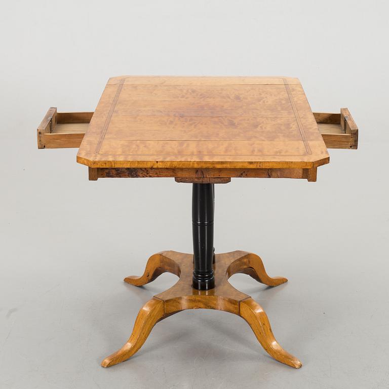 SALONGSBORD, med klaffar, Karl Johan. 1800-talets första hälft.